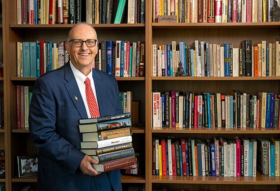 Dean Lamb in his new Dyson Center office. Photo by Carlo de Jesus/bet亚洲365欢迎投注. 