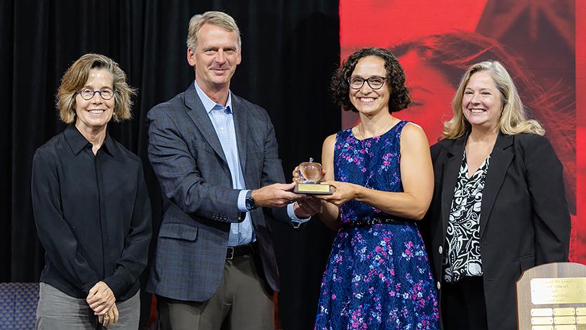 博士图像. 帕特丽夏Tarantello (second from left), joined by President Kevin Weinman, Dr. Leigh Graham (far left), Provost Catherine Gunther Kodat (far right).